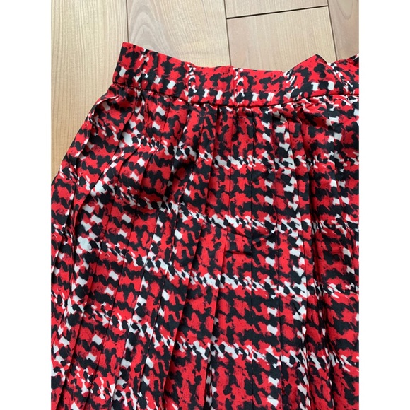 Pleated Houndstooth Skirt - Picture 3 of 3